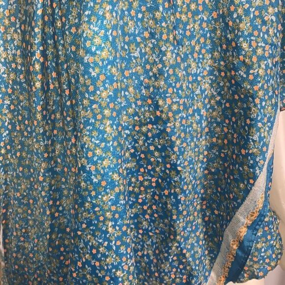 Earthbound 100% Silk Blue Floral Paisley Double Layered Sari Wrap Skirt Dress On - Picture 12 of 14